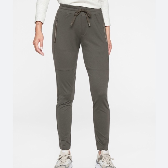 Athleta Pants & Jumpsuits Athleta Hilltop Relaxed Jogger Pants In